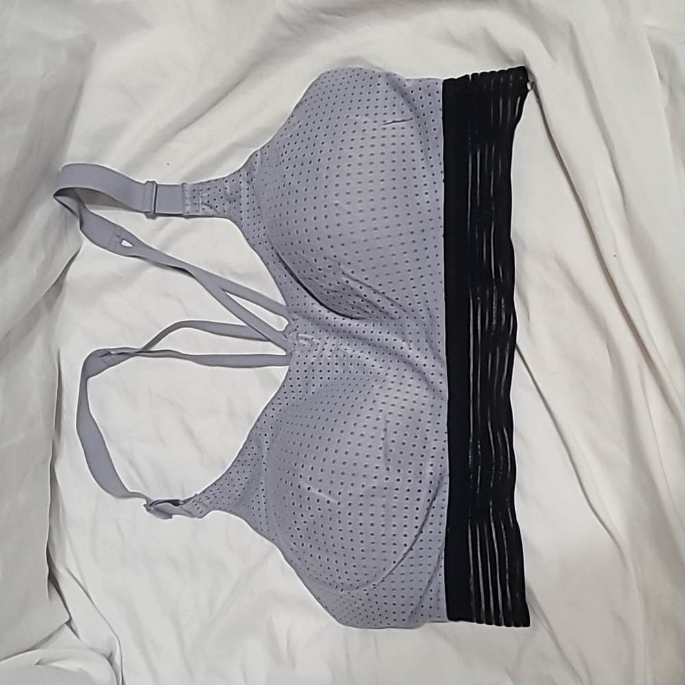 Victoria's Secret athletic lightweight sports bra 32d